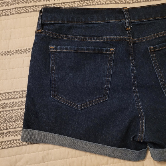 Old Navy Cuffed Dark Wash Denim Shorts Size 8 - Picture 8 of 14